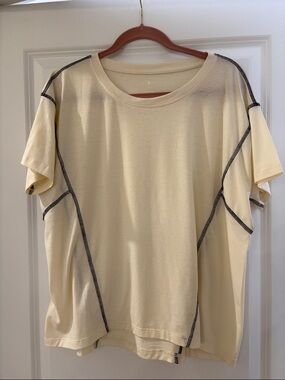 Lou & Grey Soft Cream Tee with Subtle Seam Black Detail Size S